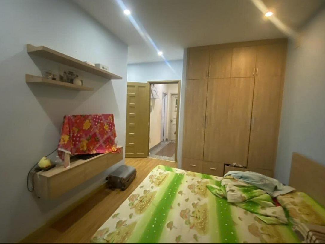 Nhà ngay cạnh SVĐ Manchester Hiệp Bình Phước. Khu vực xung quanh nhà toàn Biệt Thự.